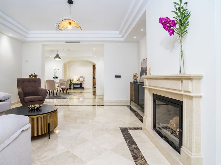 Apartment for Sale in Marbella, Malaga 17