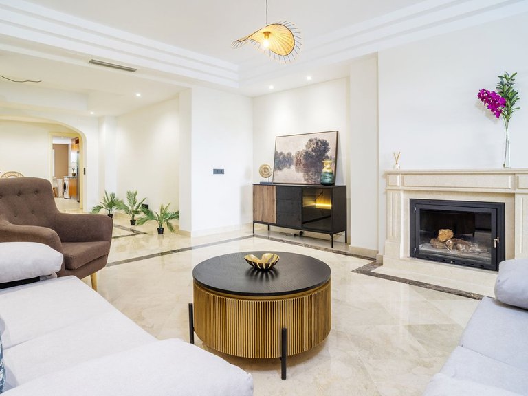 Apartment for Sale in Marbella, Malaga 18