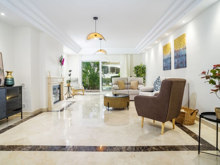 Apartment for Sale in Marbella, Malaga 27