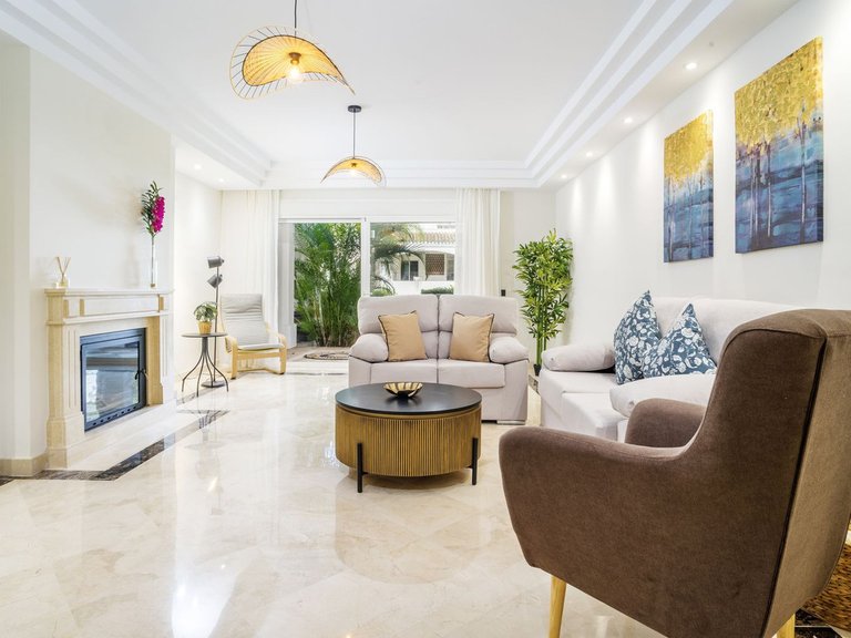 Apartment for Sale in Marbella, Malaga 32