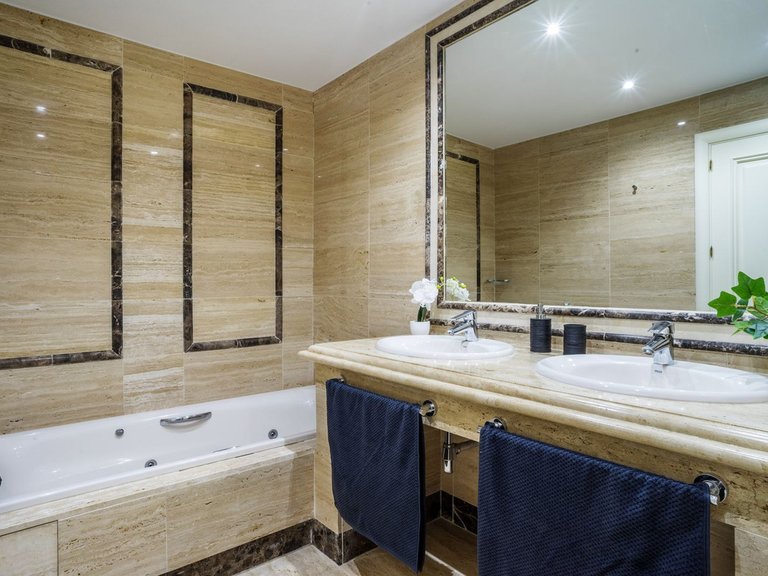 Apartment for Sale in Marbella, Malaga 36