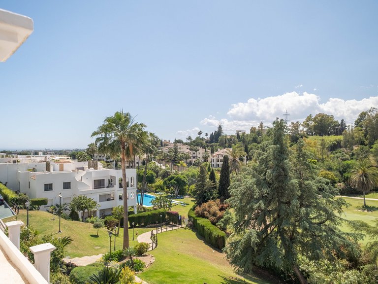 Apartment for Sale in La Quinta, Malaga 5