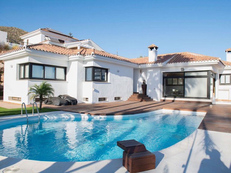 Villa for Sale in Benalmadena, Malaga 4