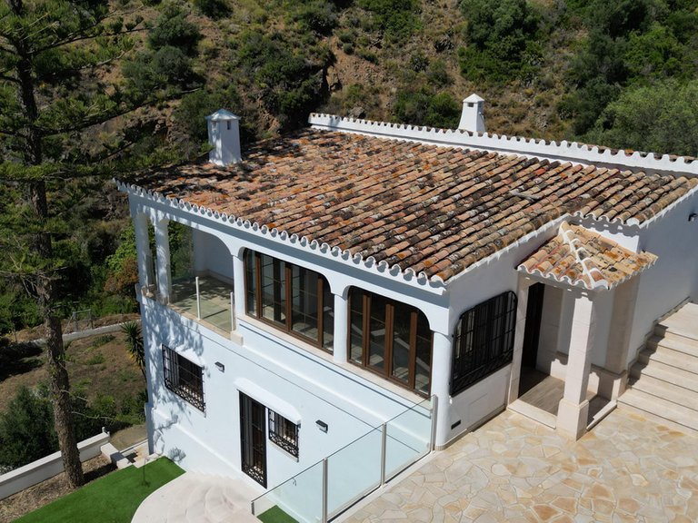 Villa for Sale in Marbella, Malaga 16