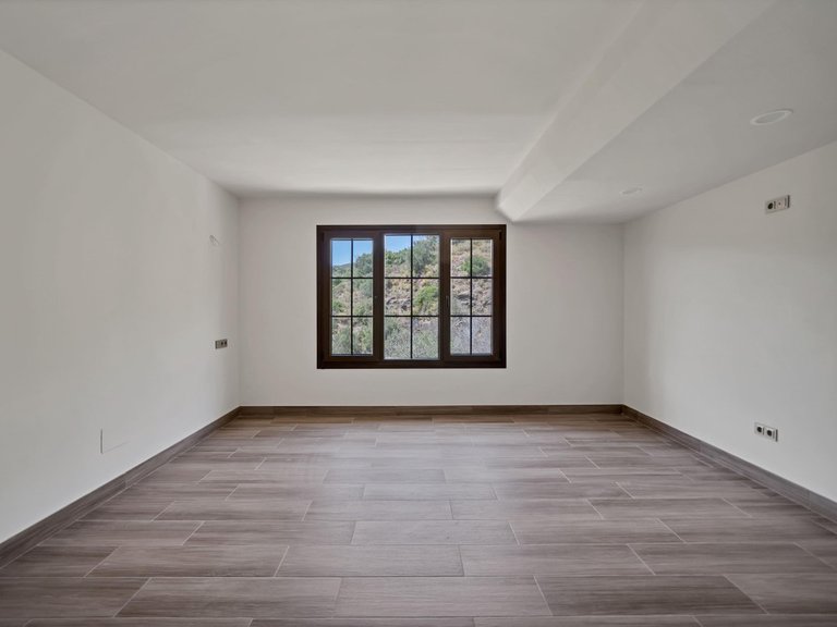Villa for Sale in Marbella, Malaga 31