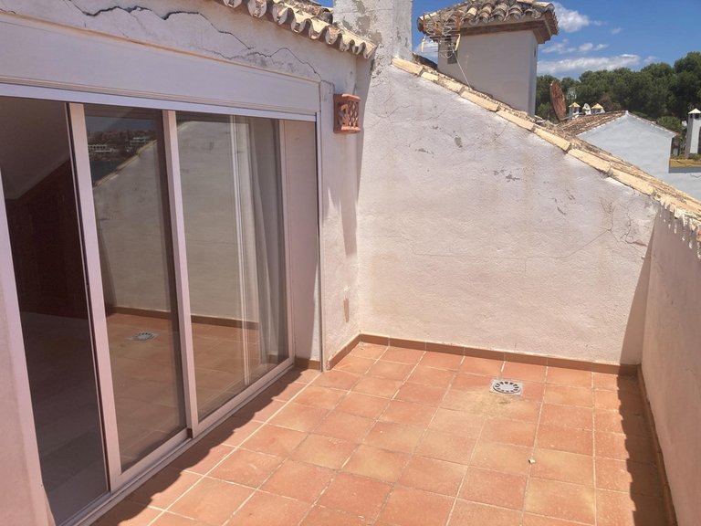 Villa for Sale in Estepona, Malaga 17