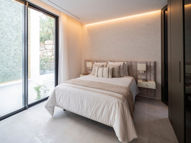 Villa for Sale in El Paraiso, Malaga 11