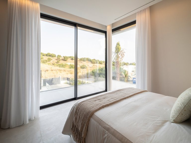 Villa for Sale in El Paraiso, Malaga 17