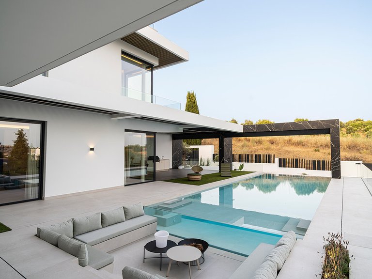 Villa for Sale in El Paraiso, Malaga 22