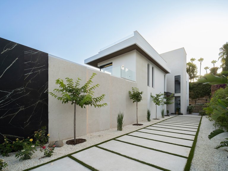 Villa for Sale in El Paraiso, Malaga 42