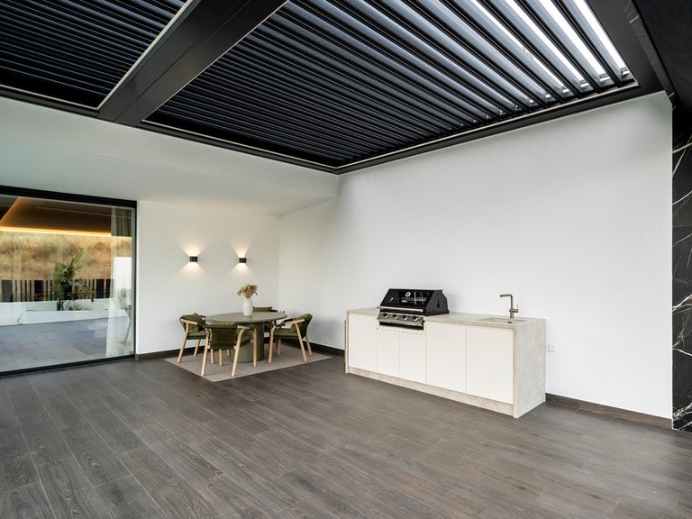 Villa for Sale in El Paraiso, Malaga 43