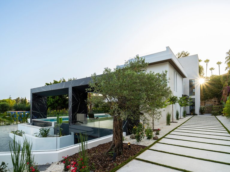 Apartment for  in El Paraiso, Malaga 52
