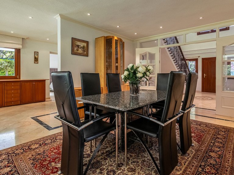 Villa for Sale in New Golden Mile, Malaga 3