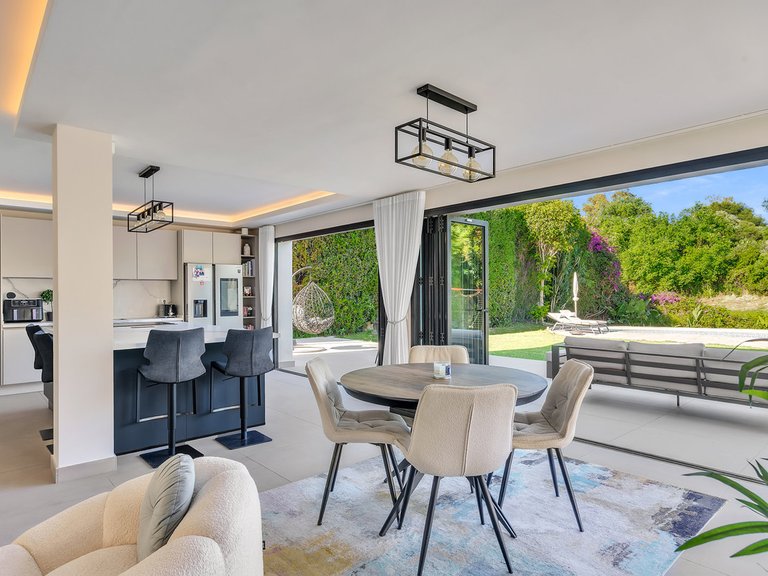Villa for Sale in Guadalmina Alta, Malaga 7