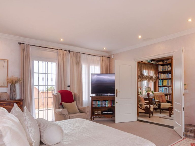 Villa for Sale in Inland La Cala Golf, Malaga 14
