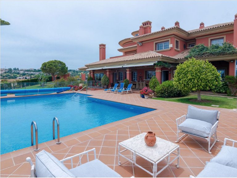 Villa for Sale in Inland La Cala Golf, Malaga 24