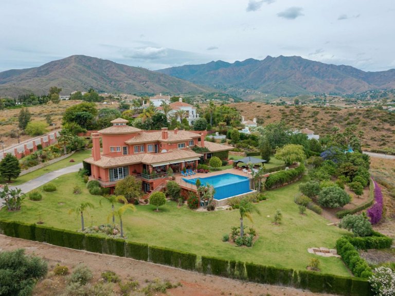 Villa for Sale in Inland La Cala Golf, Malaga 25