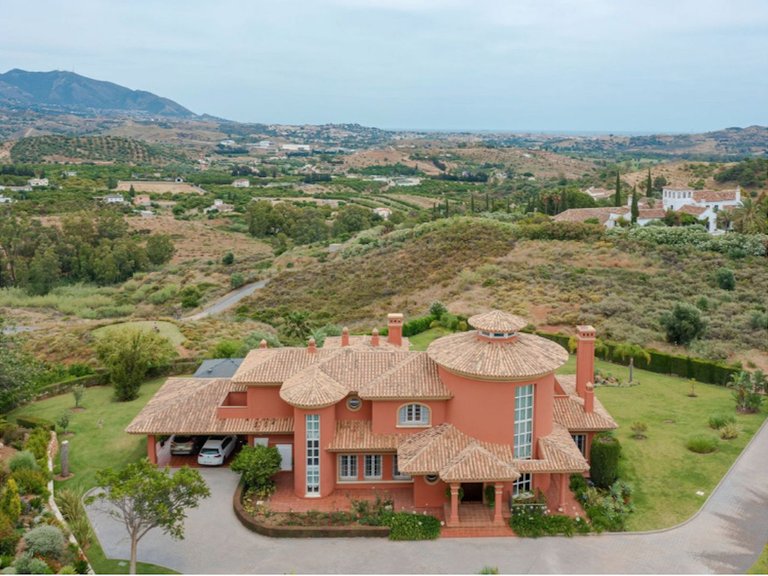 Villa for Sale in Inland La Cala Golf, Malaga 26
