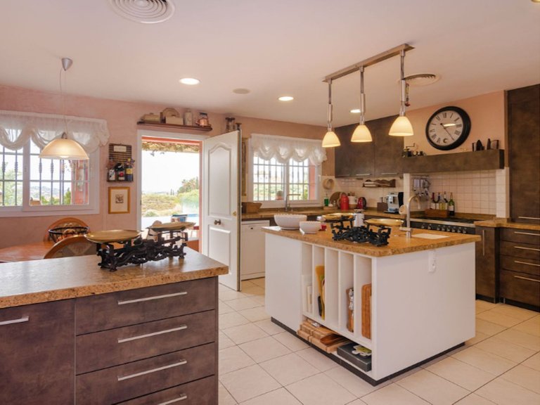 Villa for Sale in Inland La Cala Golf, Malaga 5