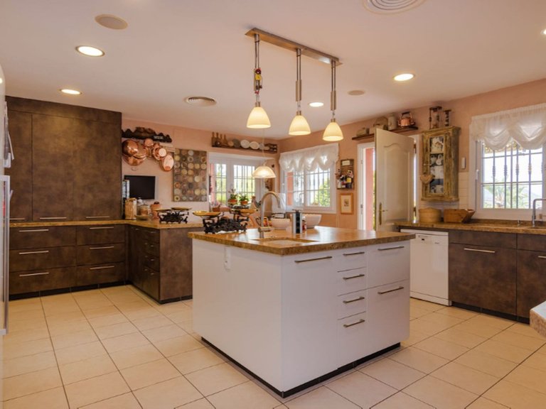 Villa for Sale in Inland La Cala Golf, Malaga 6