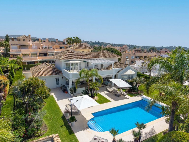 Villa for Sale in Elviria, Malaga 1