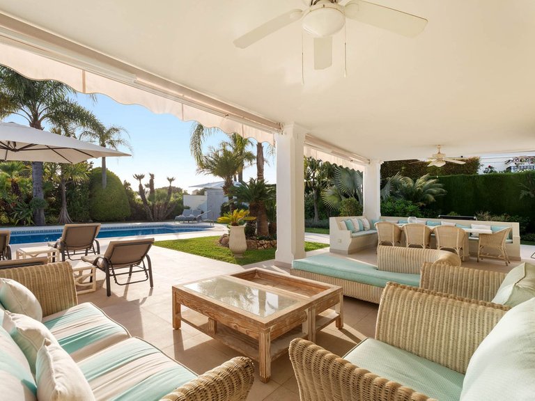 Villa for Sale in Elviria, Malaga 10