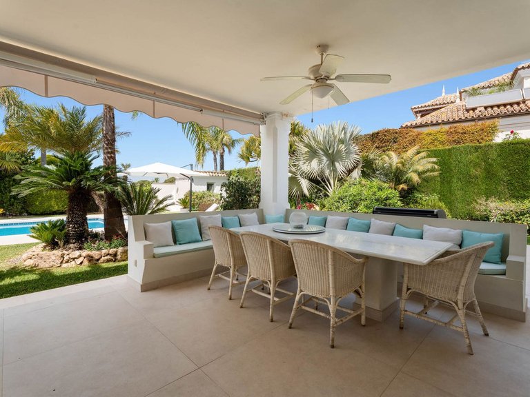 Villa for Sale in Elviria, Malaga 12