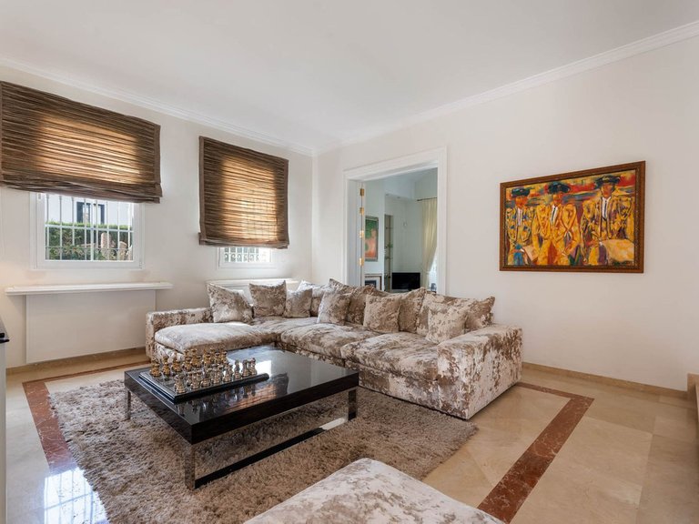 Villa for Sale in Elviria, Malaga 15