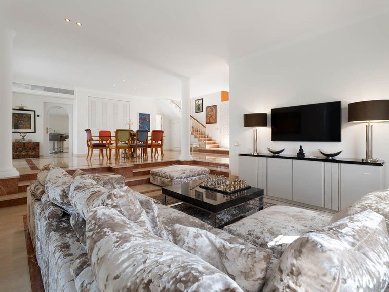 Villa for Sale in Elviria, Malaga 16
