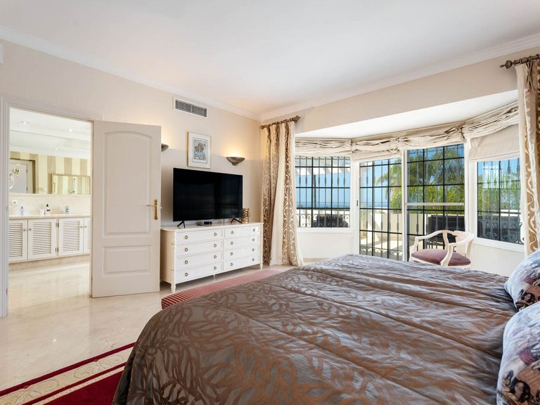 Villa for Sale in Elviria, Malaga 22