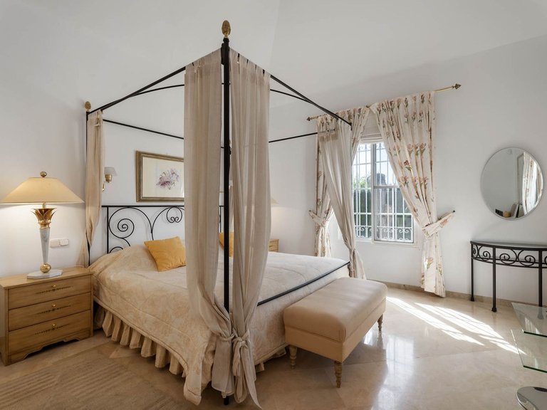 Villa for Sale in Elviria, Malaga 27