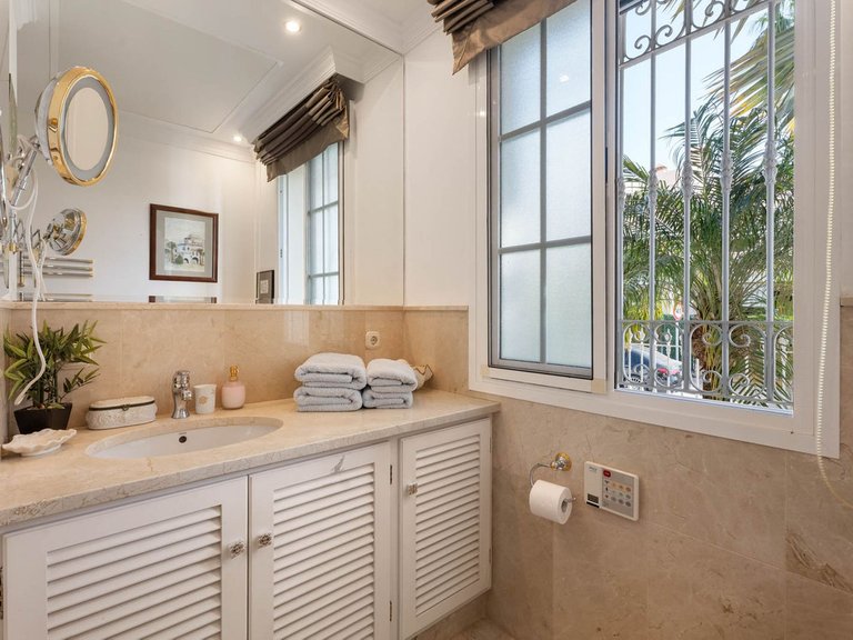 Villa for Sale in Elviria, Malaga 29