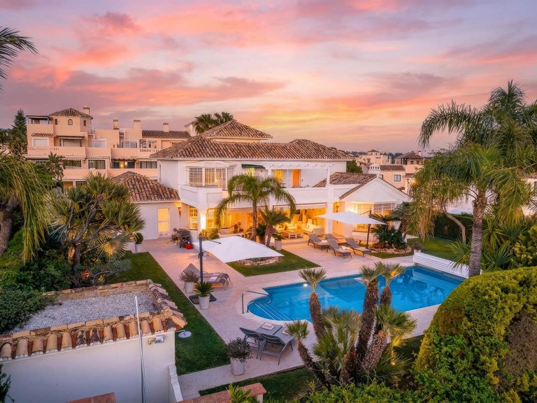 Villa for Sale in Elviria, Malaga 3
