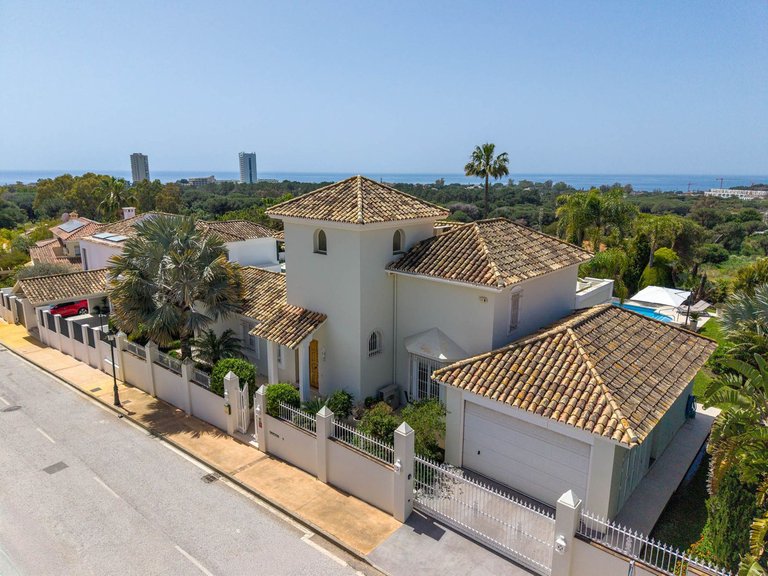 Villa for Sale in Elviria, Malaga 40
