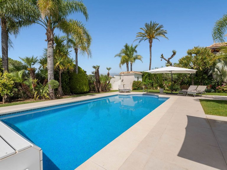 Villa for Sale in Elviria, Malaga 5