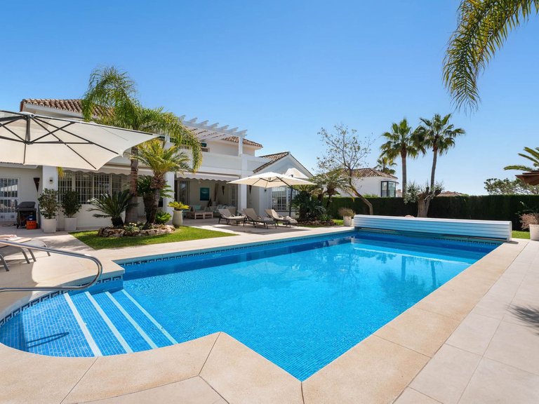Villa for Sale in Elviria, Malaga 8