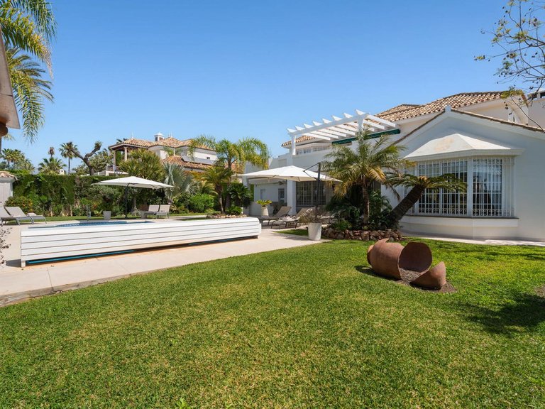 Villa for Sale in Elviria, Malaga 9