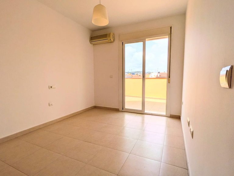 Apartment for Sale in Las Lagunas, Malaga 15