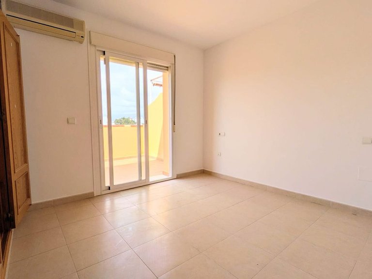 Apartment for Sale in Las Lagunas, Malaga 8