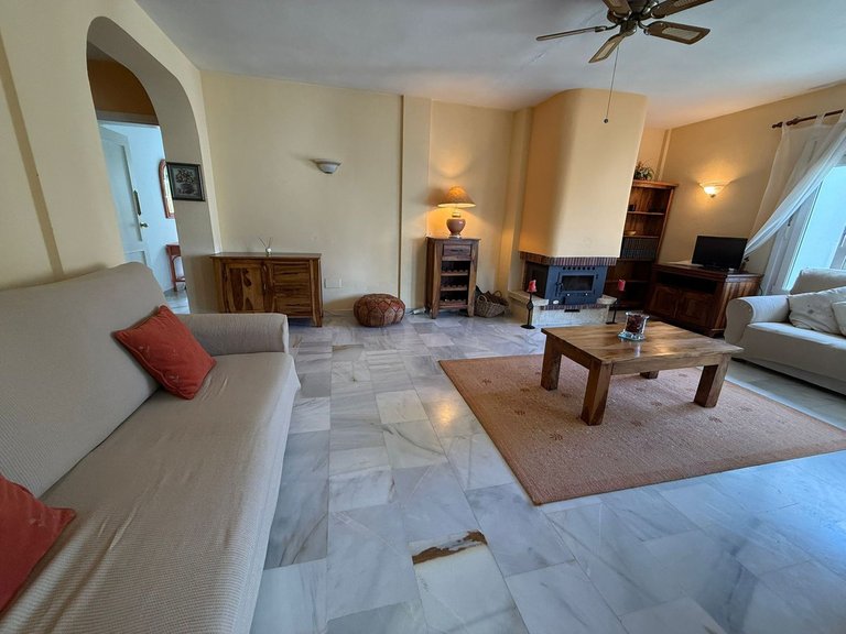 Apartment for Sale in Las Chapas, Malaga 10