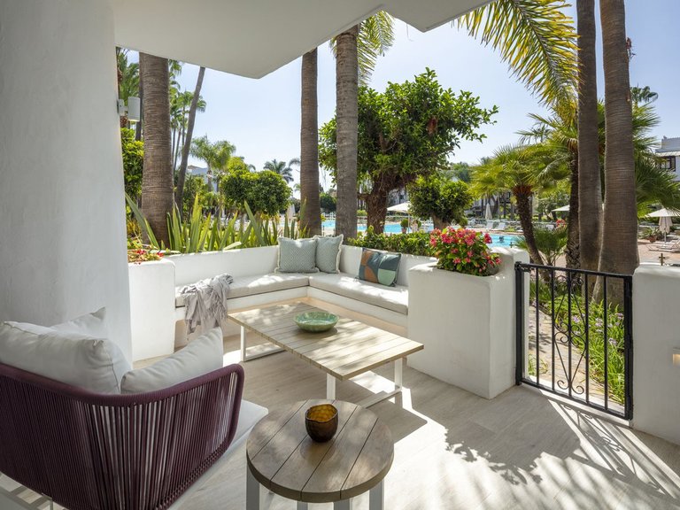 Apartment for Sale in The Golden Mile, Malaga 12