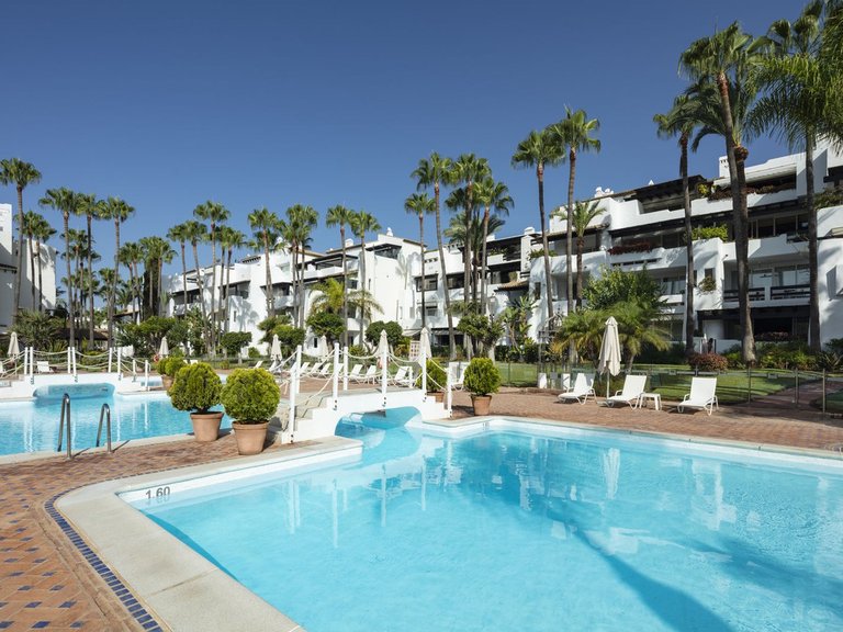 Apartment for Sale in The Golden Mile, Malaga 2