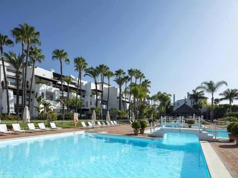 Apartment for Sale in The Golden Mile, Malaga 3