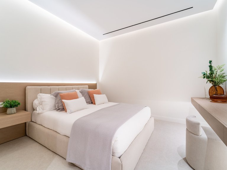 Villa for Sale in Los Monteros, Malaga 12