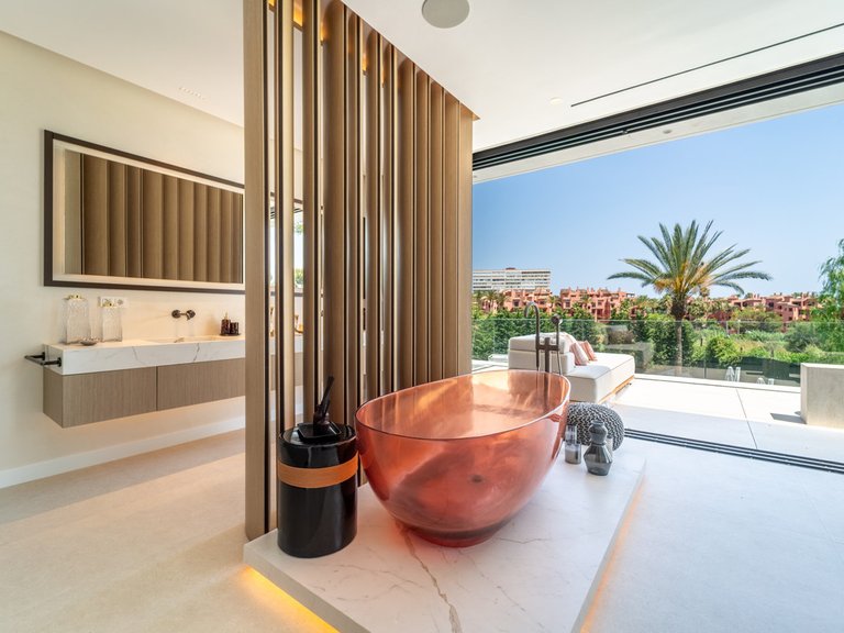 Villa for Sale in Los Monteros, Malaga 22