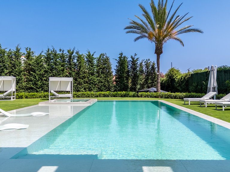 Villa for Sale in Los Monteros, Malaga 3