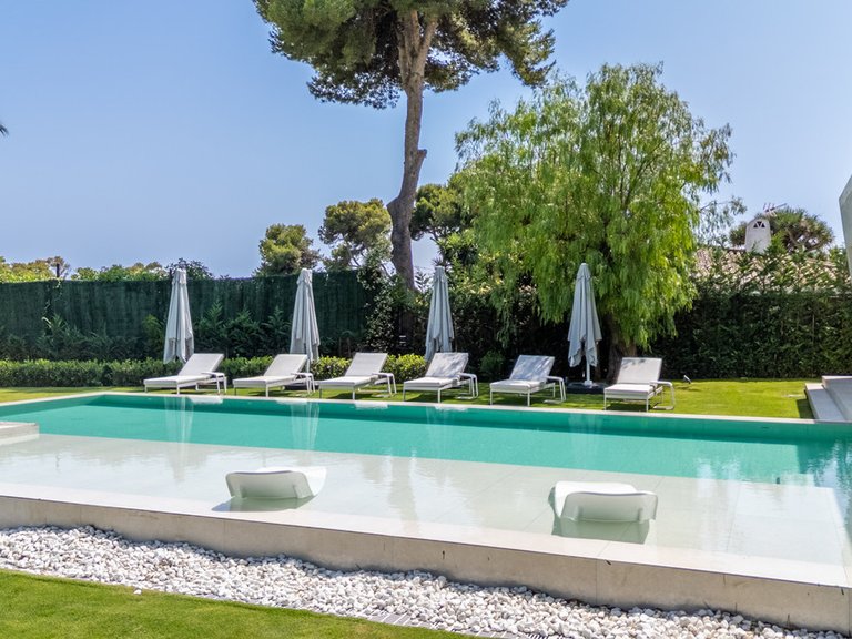 Villa for Sale in Los Monteros, Malaga 9