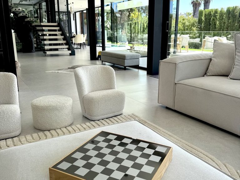 Villa for Sale in Nagüeles, Malaga 11