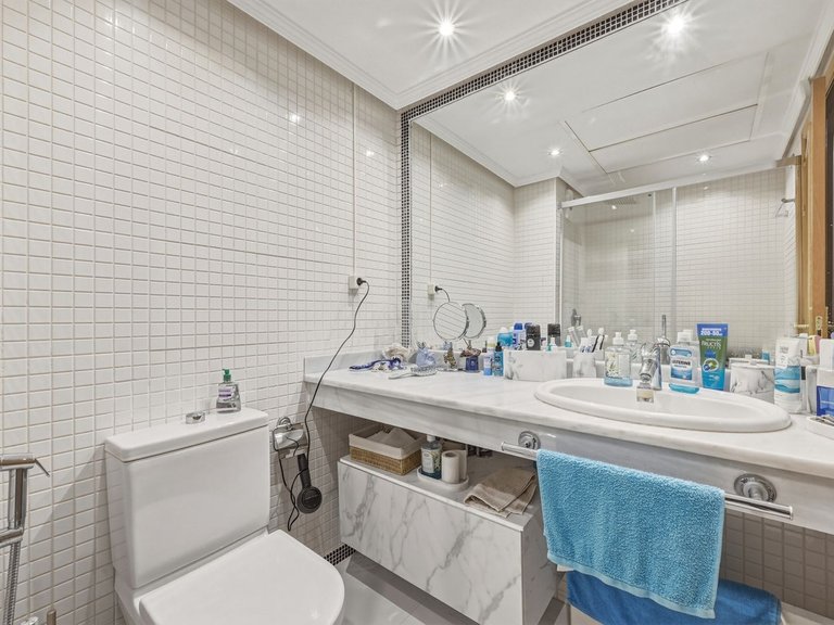 Apartment for Sale in Carib Playa, Malaga 10