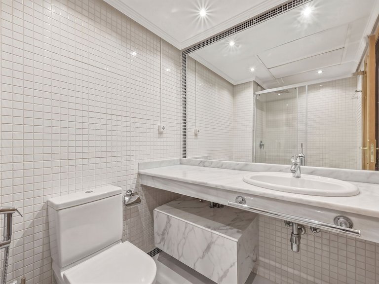 Apartment for Sale in Carib Playa, Malaga 11